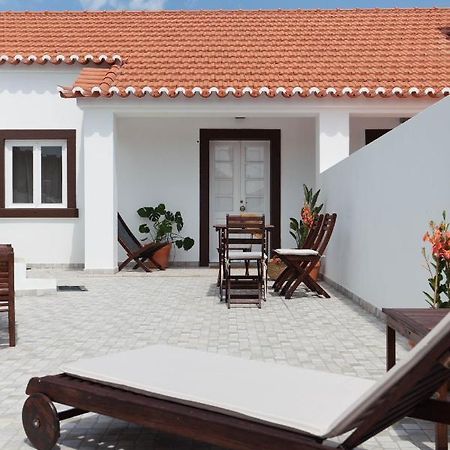 Villa Azenhas Do Mar Roadside House à Colares Extérieur photo