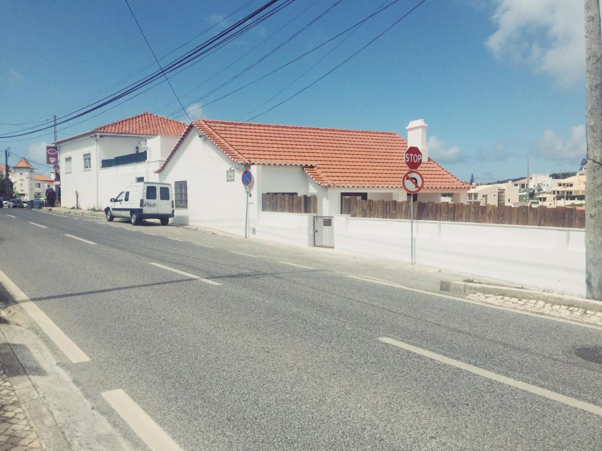 Villa Azenhas Do Mar Roadside House à Colares Extérieur photo